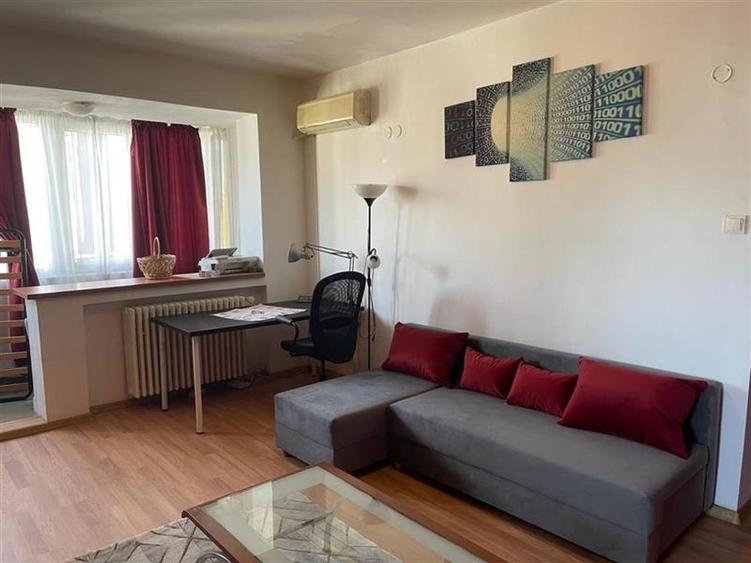 Apartament cu 2 camere semidecomandat, mobilat în Cișmigiu