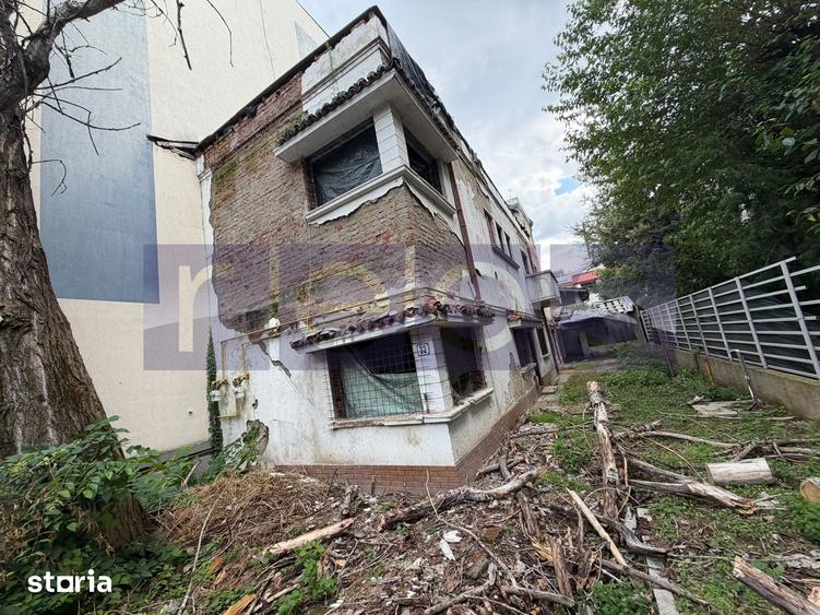 Casă cu 8 camere cu Teren 232 Mp în Floreasca