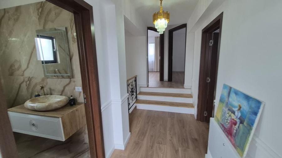 Casă cu 4 camere cu Teren 360 Mp în Snagov