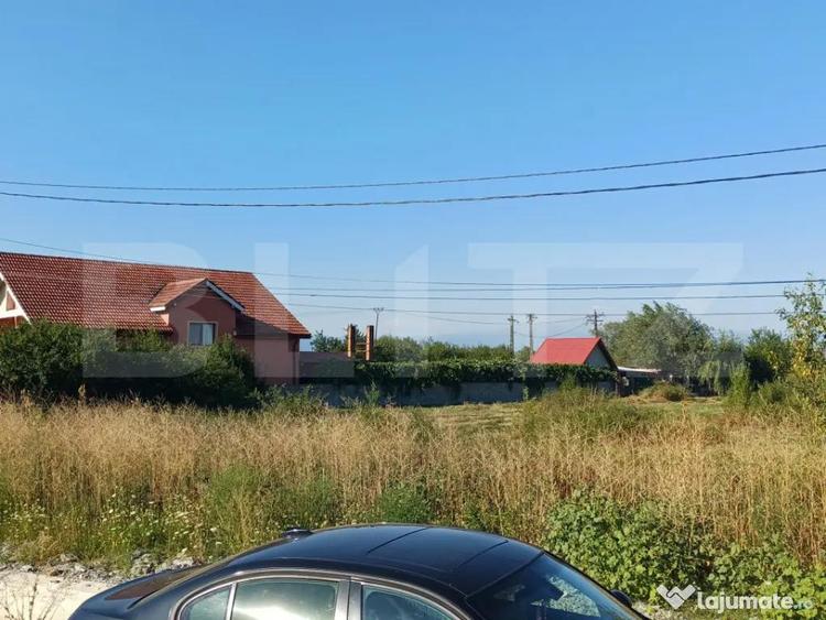 Teren intravilan si extravilan, 9500 mp, cu dubla deschider - 1