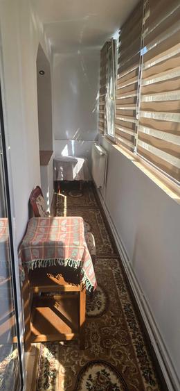 Apartament cu 3 camere decomandat în Astra