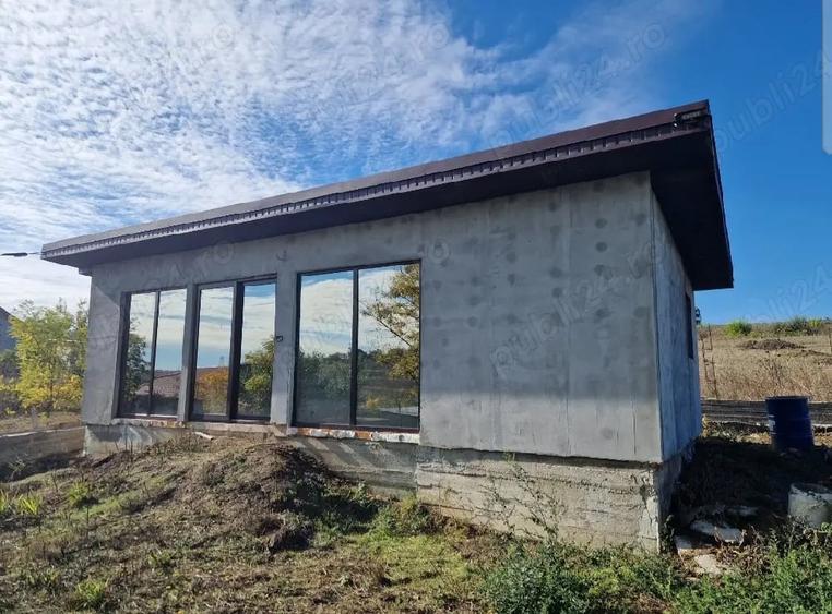 Casă cu Teren 1000 Mp în Smârdan