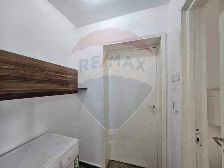 Apartament cu 3 camere semidecomandat în Central