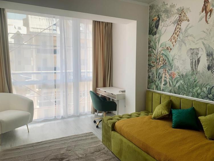 Apartament cu 3 camere semidecomandat în Berceni