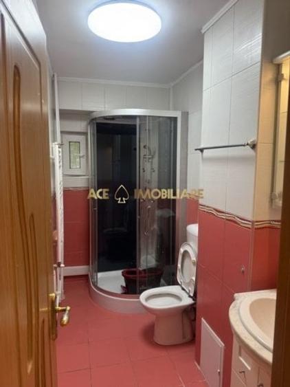 Apartament cu 3 camere decomandat, mobilat în Doamna Ghica