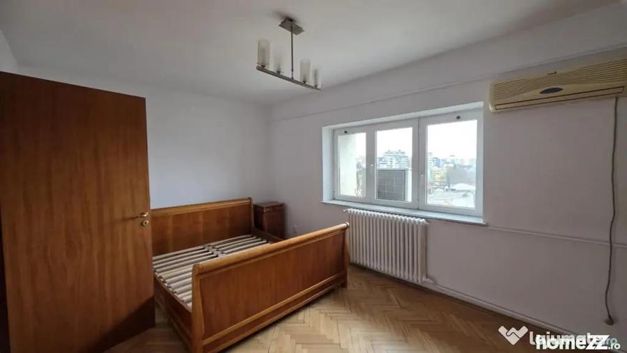 Apartament cu 4 camere decomandat în Matei Voievod