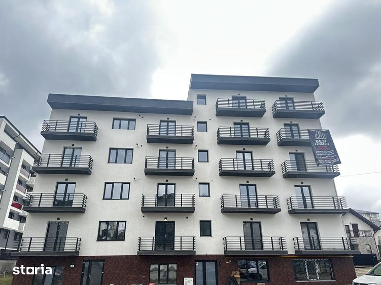 Apartament cu 3 camere decomandat în Socola