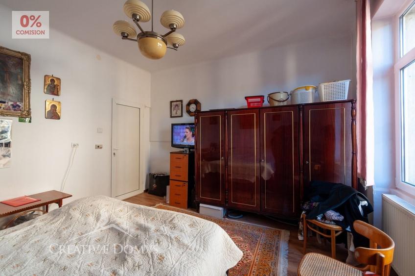 Apartament cu 3 camere semidecomandat în Parcul Carol
