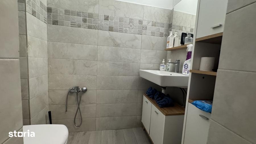 Apartament cu 4 camere decomandat în Central