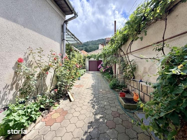Casă cu 4 camere cu Teren 252 Mp în Central