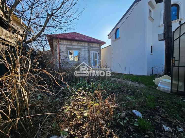 Casă cu 2 camere cu Canalizare în Central