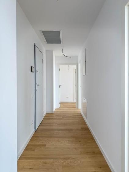 Apartament cu 4 camere semidecomandat în Aviației