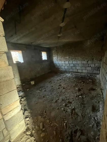 Casă cu 6 camere cu Teren 540 Mp în Săcel