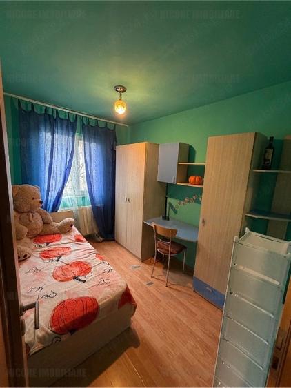 Apartament cu 3 camere decomandat în Șagului