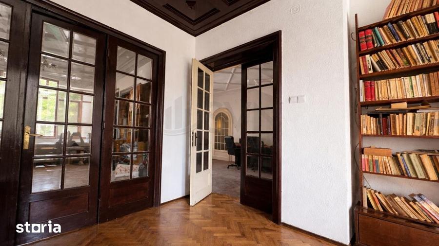 Apartament cu 3 camere decomandat în Moșilor