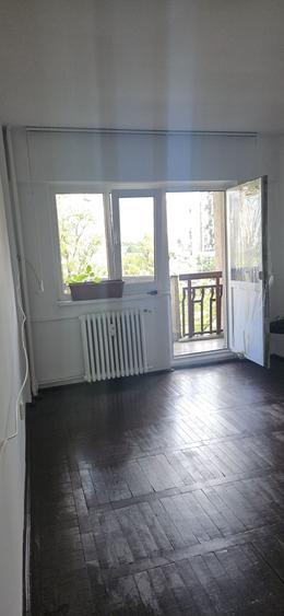 Apartament cu 2 camere semidecomandat în Exterior Vest
