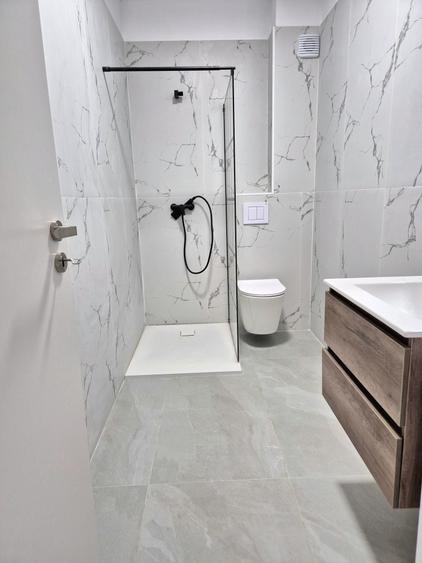 Apartament cu 2 camere semidecomandat în Olteni