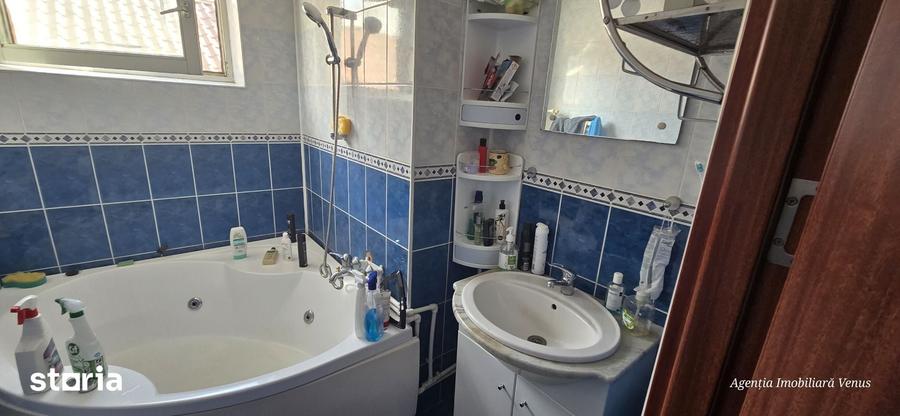 Spațiu comercial, de 327 mp, în Central
