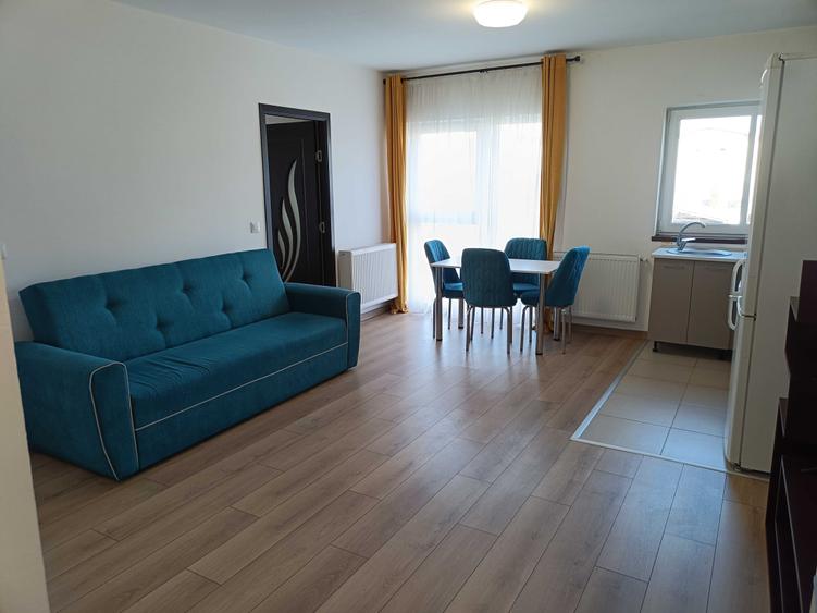 Apartament cu 3 camere semidecomandat în Florești