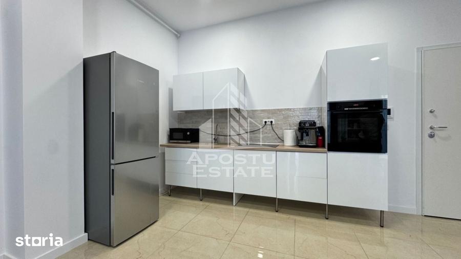 Apartament cu 4 camere în Torontalului