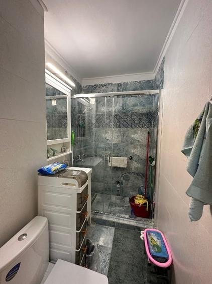 Apartament cu 2 camere semidecomandat în Berceni