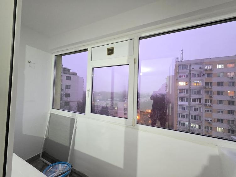Apartament cu 3 camere semidecomandat în Vatra Luminoasă