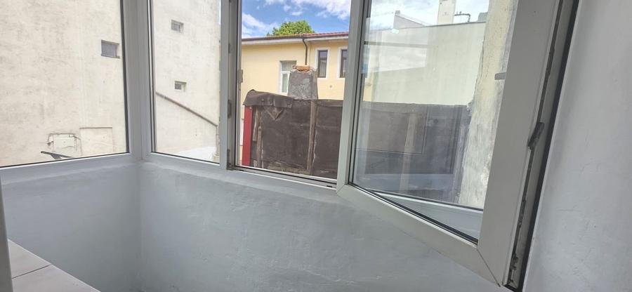 OCAZIE ! CENTRU PIATA UNIRII 2 CAMERE 2 BALCOANE ETAJ 1 BOXA 77.000 E - 16