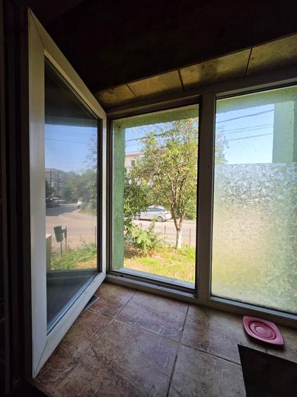 Apartament cu 3 camere decomandat în 1 Decembrie