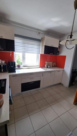 Apartament cu 3 camere semidecomandat în Odăi