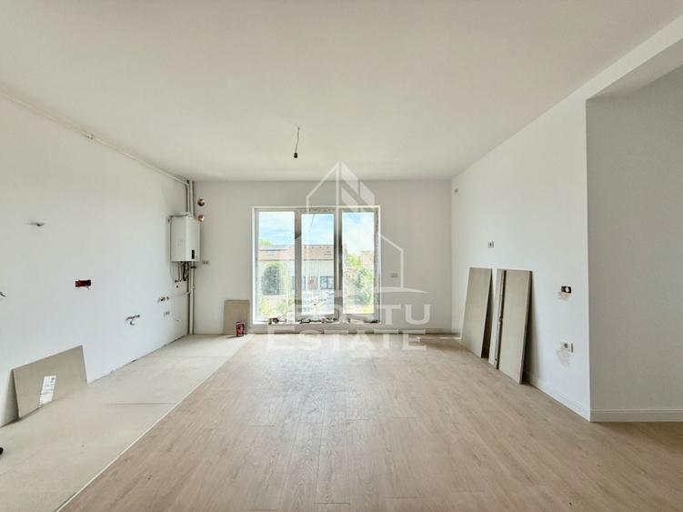 Apartament cu 2 camere decomandat în Plopi