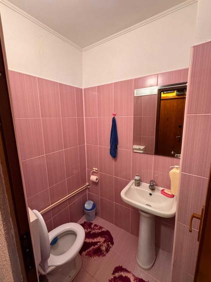 Apartament cu 3 camere decomandat în Palazu Mare
