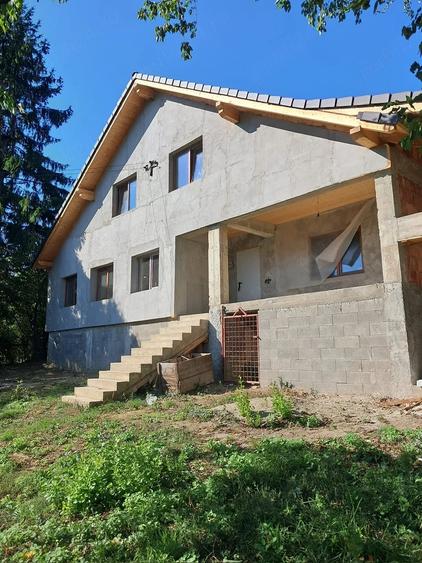 Casă cu Teren 1000 Mp în Veseud (Slimnic)