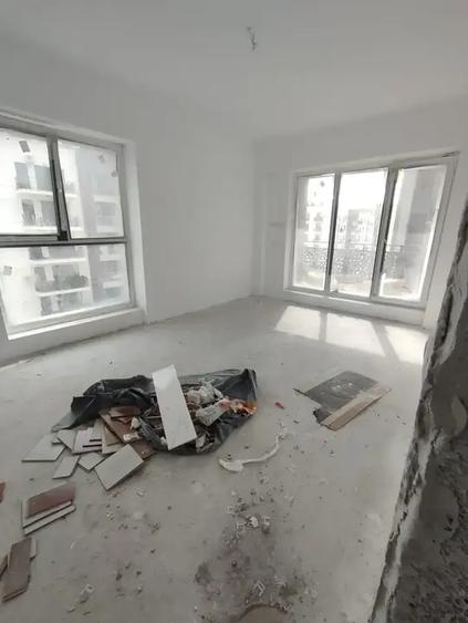 Apartament cu 3 camere decomandat în Theodor Pallady