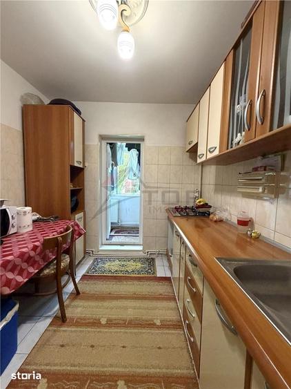 Apartament cu 3 camere decomandat în Nicolina — fotografia 3