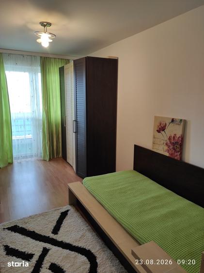 Apartament cu 3 camere în Văcăresti