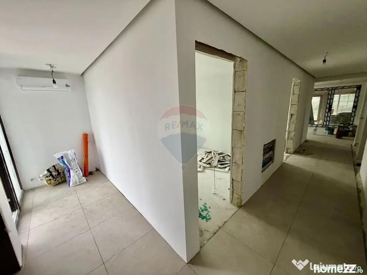 Casă cu 4 camere cu Teren 418 Mp în Golești