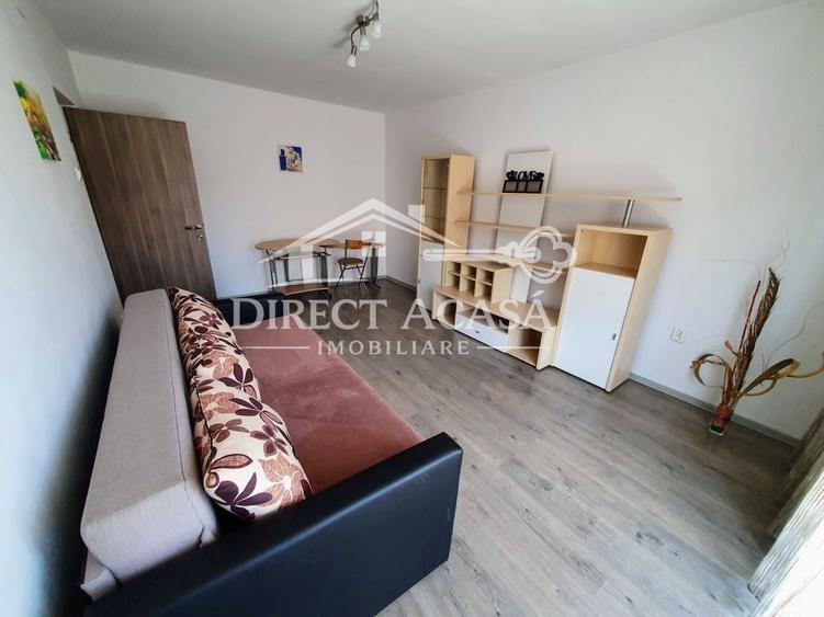 Apartament cu 3 camere decomandat în Tudor