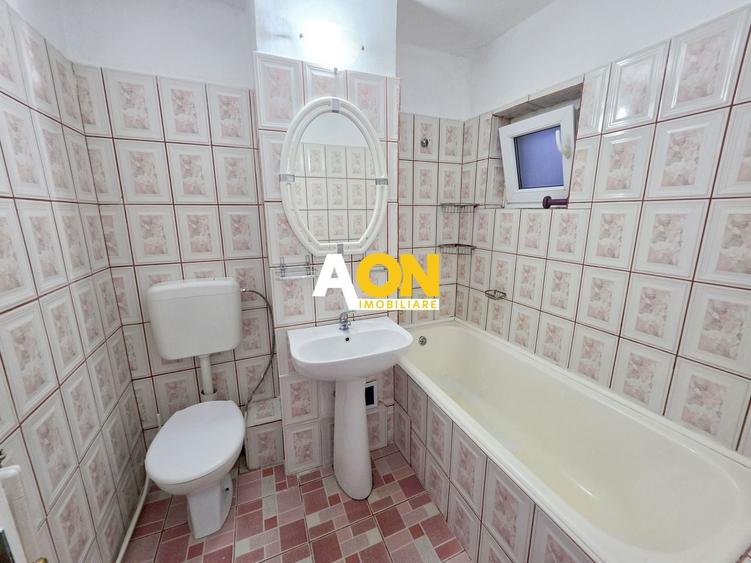 Apartament cu 2 camere decomandat, mobilat în Cetate