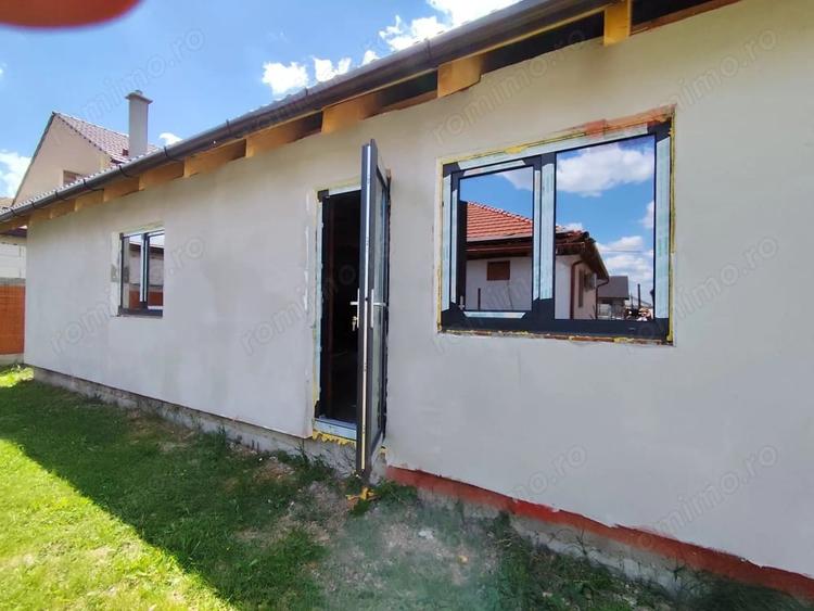 Casă cu Teren 300 Mp în Rontău