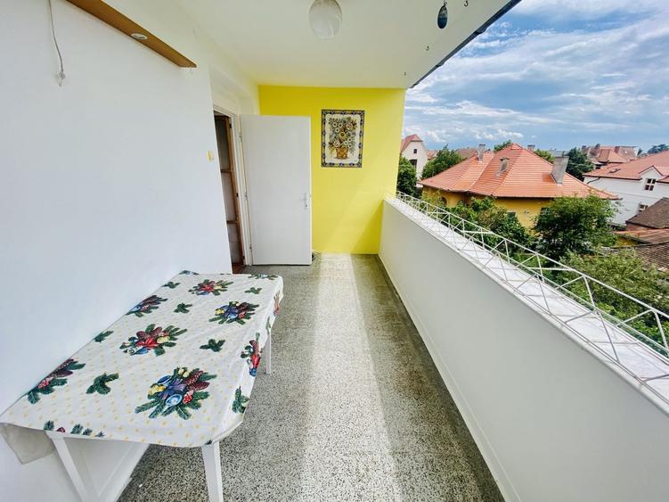 Apartament cu 4 camere în Sub Arini