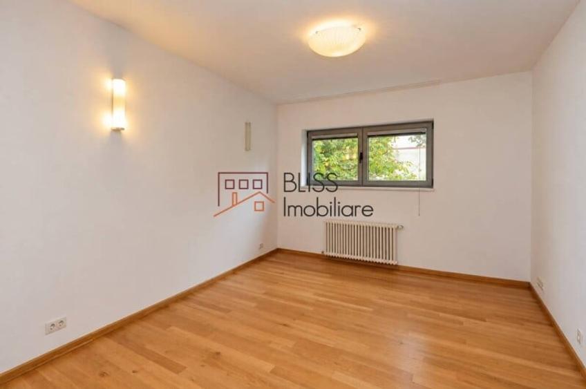Casă cu 6 camere cu Garaj în Băneasa