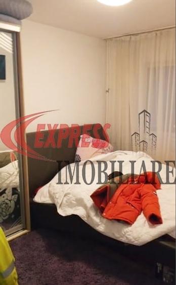 Apartament cu 3 camere semidecomandat în Dristor