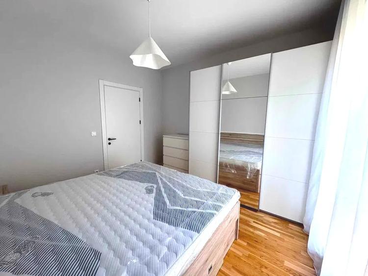 Apartament cu 2 camere semidecomandat, mobilat în Băneasa