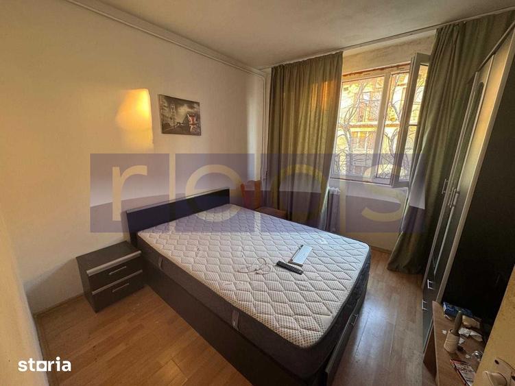 Apartament cu 3 camere semidecomandat în Ozana