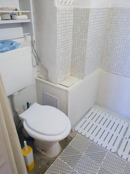 Apartament cu 2 camere decomandat în Victoriei