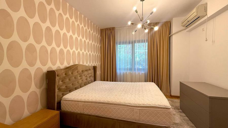 Apartament cu 4 camere în Herăstrău