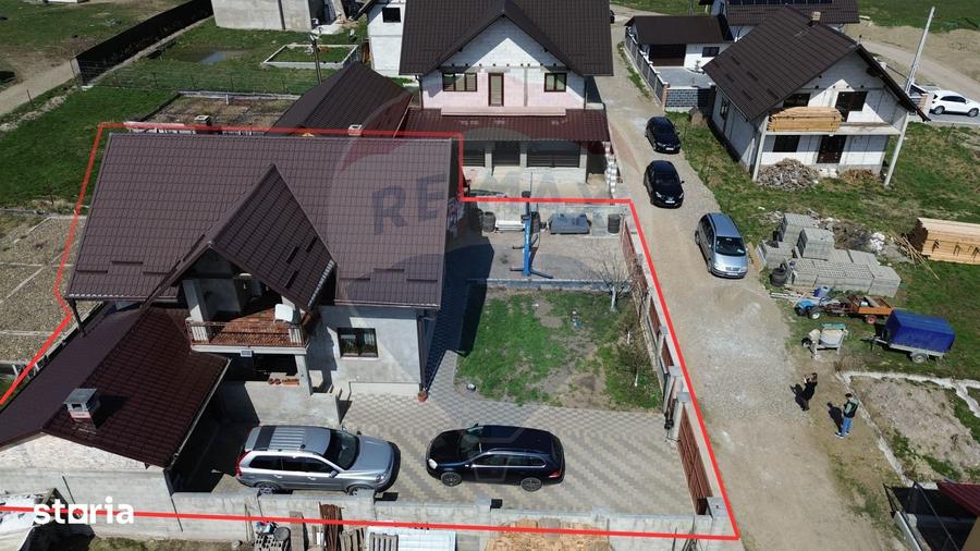 Casă cu 4 camere cu Teren 400 Mp în Central