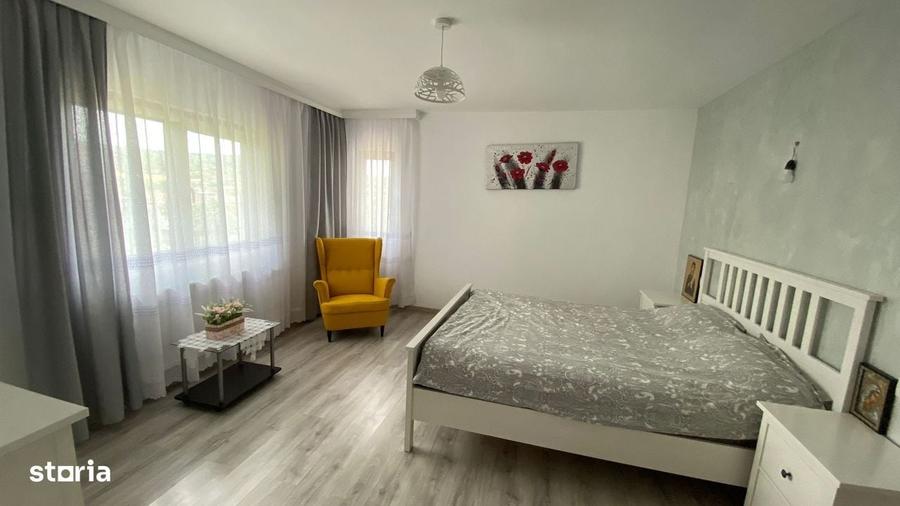 Casă cu 3 camere în Bucium