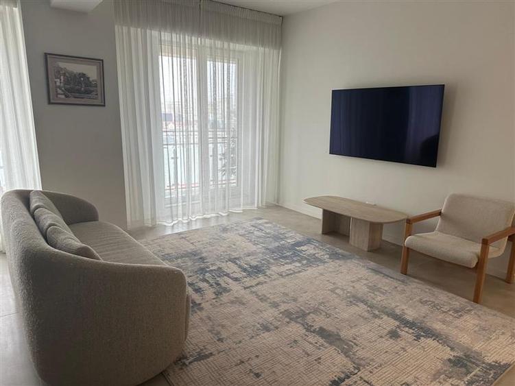Apartament cu 4 camere decomandat, mobilat în Aeroport