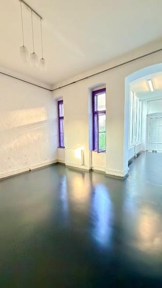 Apartament cu 5 camere semidecomandat în Sinaia